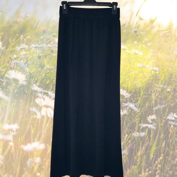 Summerskin UPF 50+ Sun Protection Long Black Skirt, Small - Picture 2 of 4